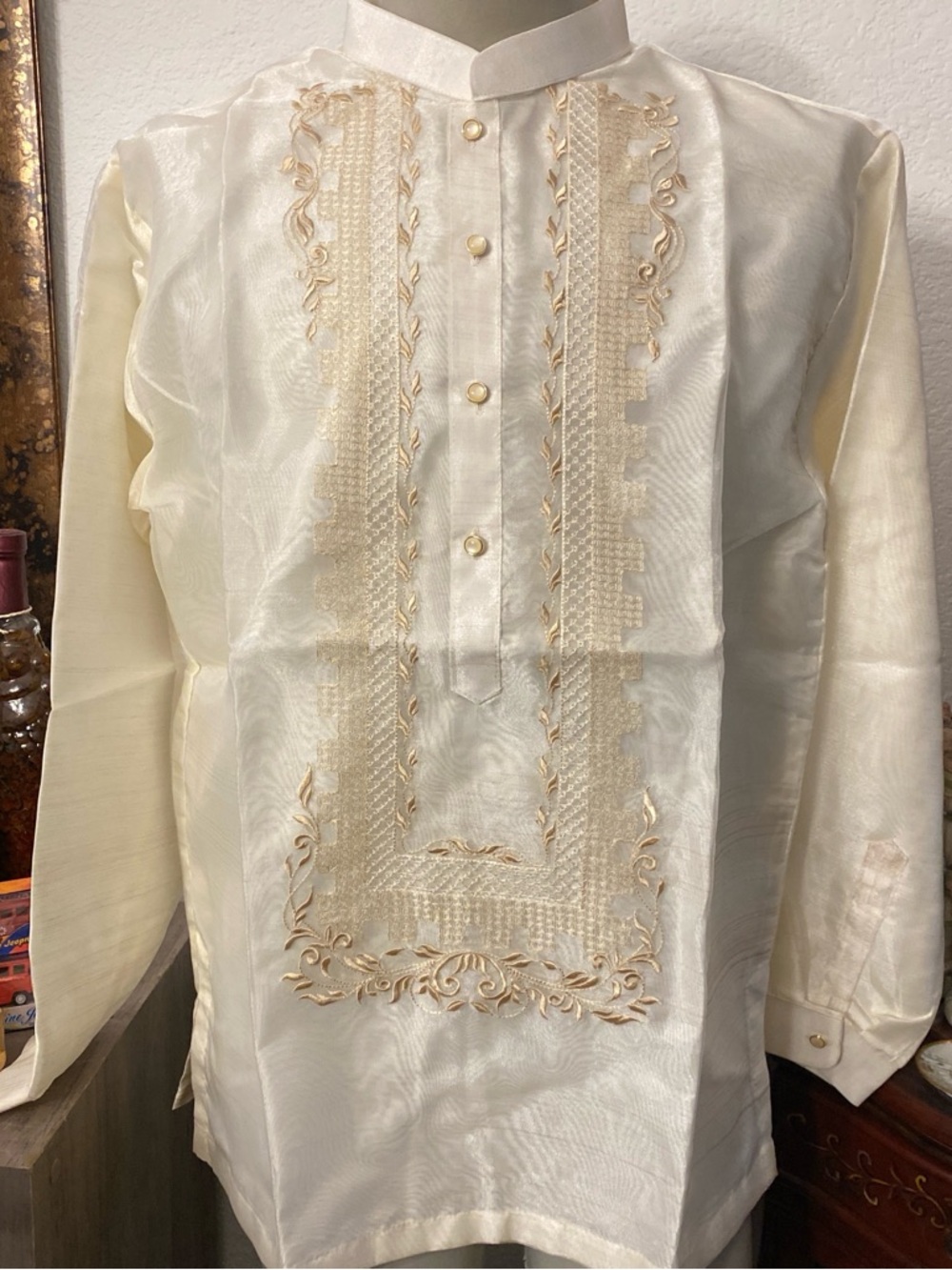 Men's XL Barong Tagalog Cream Embroidered Dress Shirt with Mandarin Collar